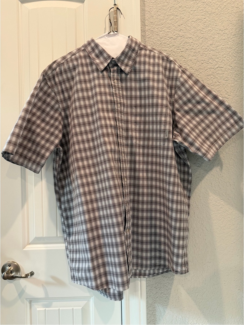 Eddie Bauer Men's Tall XL Short Sleeve Plaid Button-Up Shirt